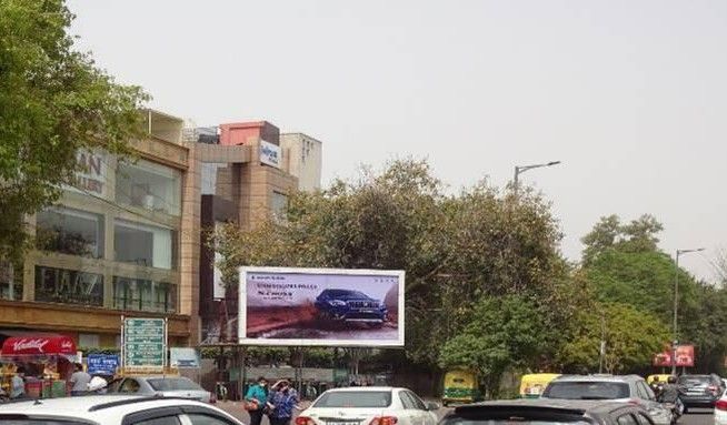 Urban and rural billboard advertising types compared across India